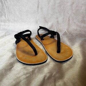 SOLD Grounding Sandals- Earth Runners Black Thin Primal Barefoot. US 10